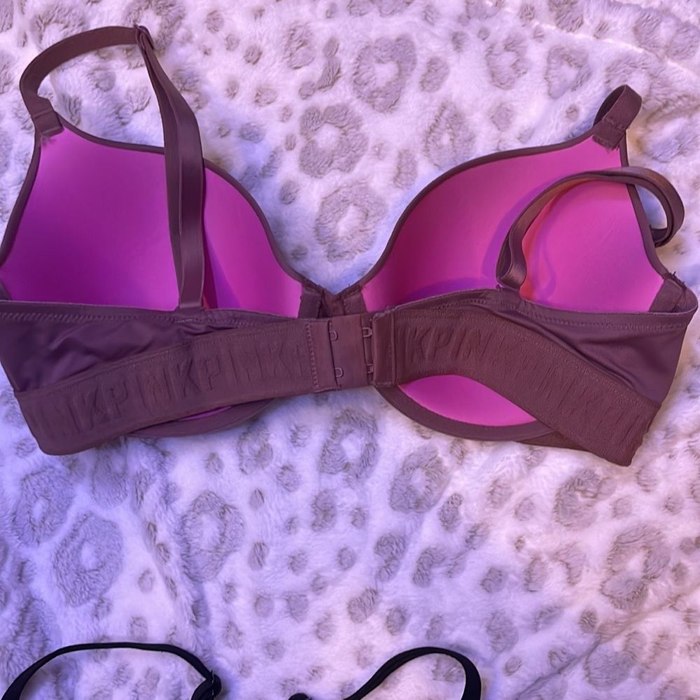 Victoria Secret bras - Picture 2 of 4